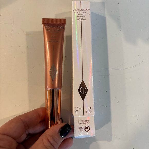 Charlotte Tilbury Glowgasm Beauty Light Wand in pinkgasm brand new - Picture 2 of 3